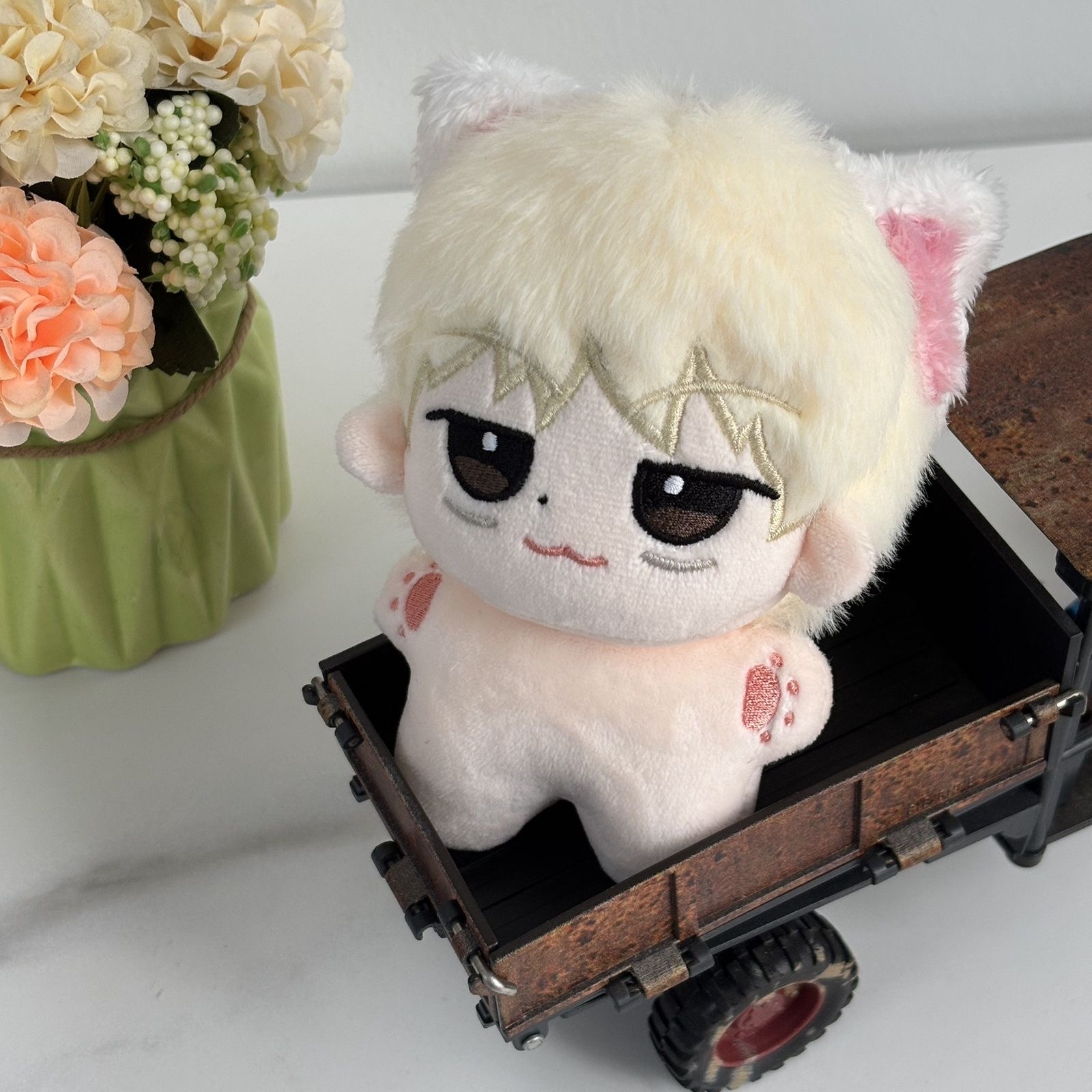 Pierwsza wersja: TOMORROWXTOGE – Anime Cosplay Characters recenzja i cena